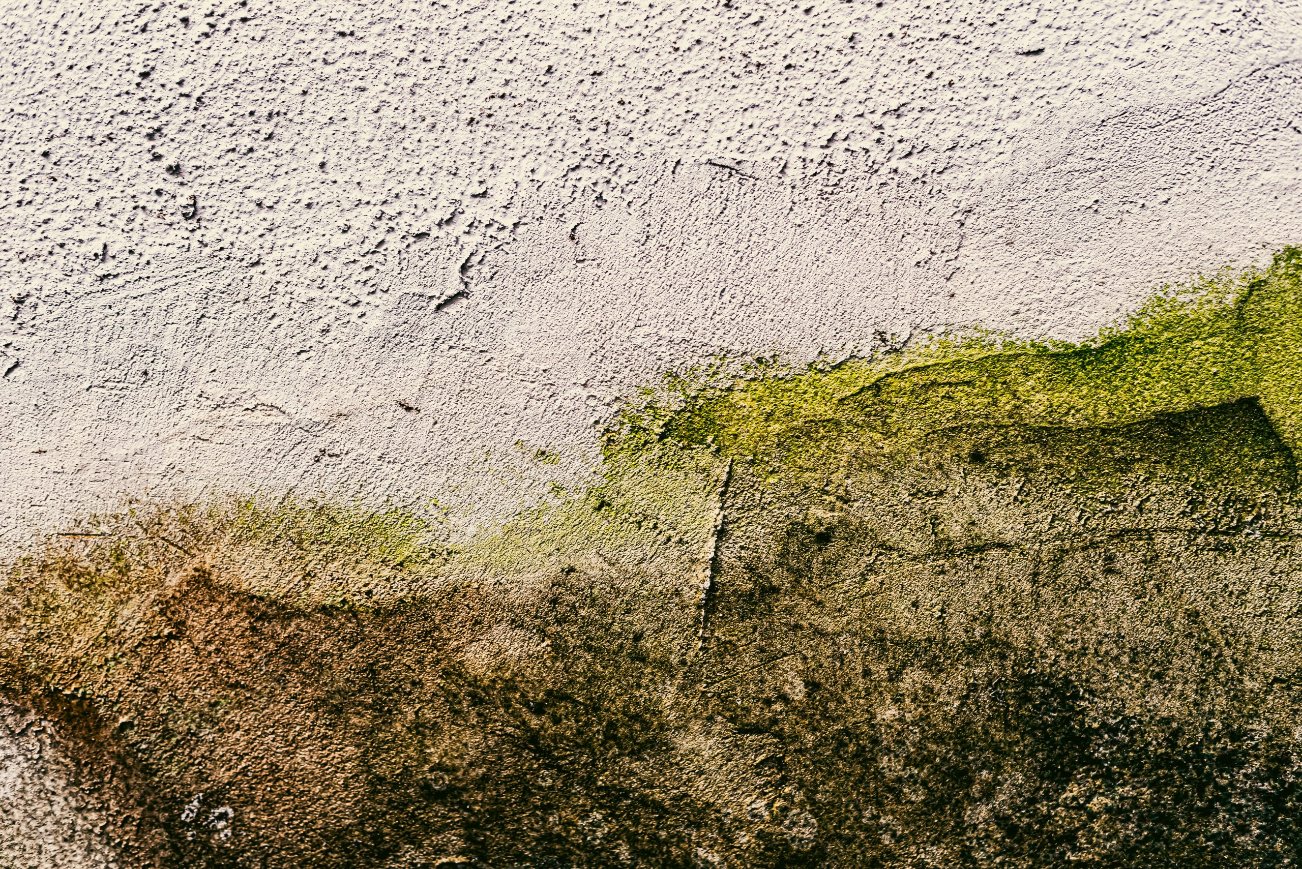 Duvardan su sızıyor ne yapmalıyım sorusuna kırmadan cihazla su kaçağı tespiti çözümü.